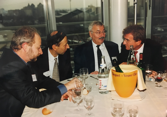 18 décembre 2001  CNCC