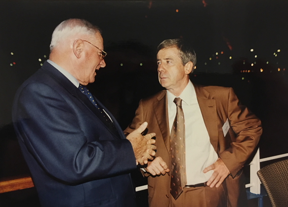 Octobre 2005  Réception sur une péniche sur la Seine pour le départ de Monsieur LAJUGIE